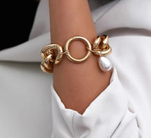 Load image into gallery viewer, NAMABI CHAIN PEARL Bracelet
