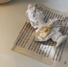 Load image into gallery viewer, Collar de plata con baño de oro 18K NAMABI JULIETA
